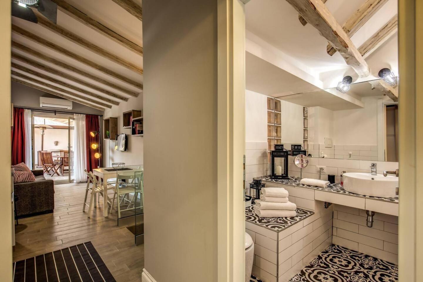 Attic With Terrace By Trevi Fountain Apartment Рим Екстериор снимка