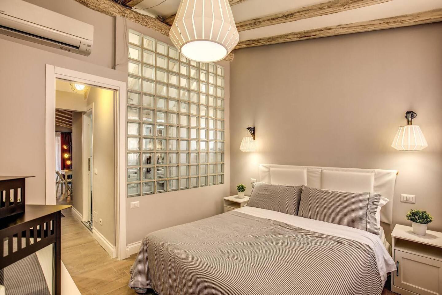 Attic With Terrace By Trevi Fountain Apartment Рим Екстериор снимка
