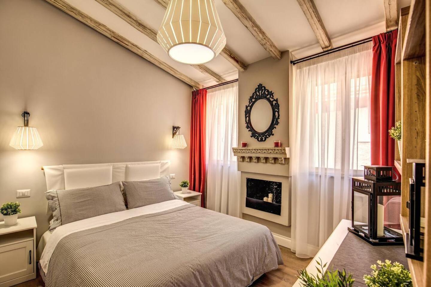 Attic With Terrace By Trevi Fountain Apartment Рим Екстериор снимка